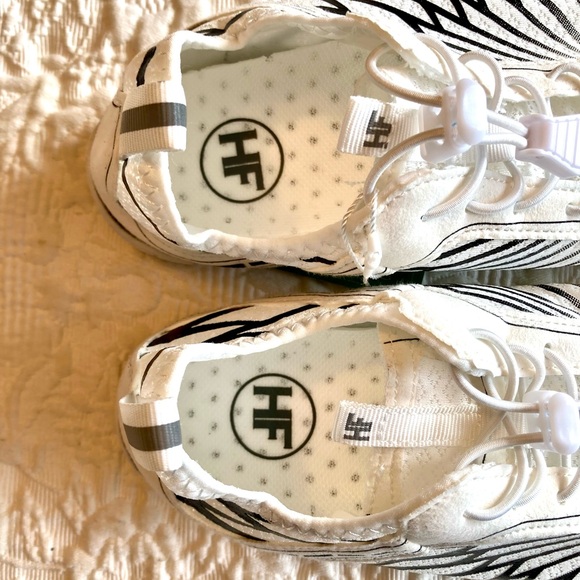 NWT Women’s HIKE Footwear - Picture 8 of 15